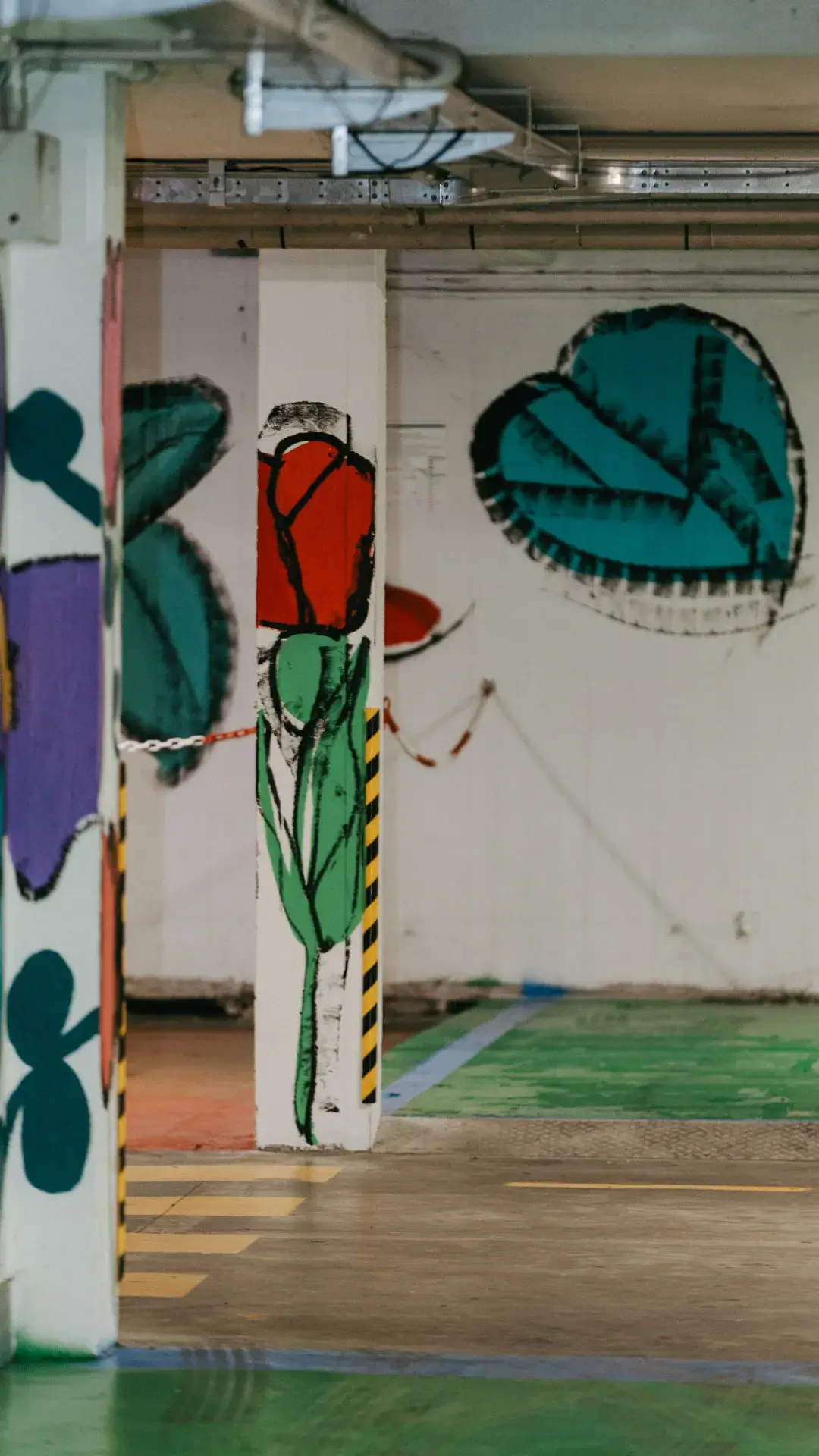 Murales floreale realizzato da Carolì - Green garden Padova